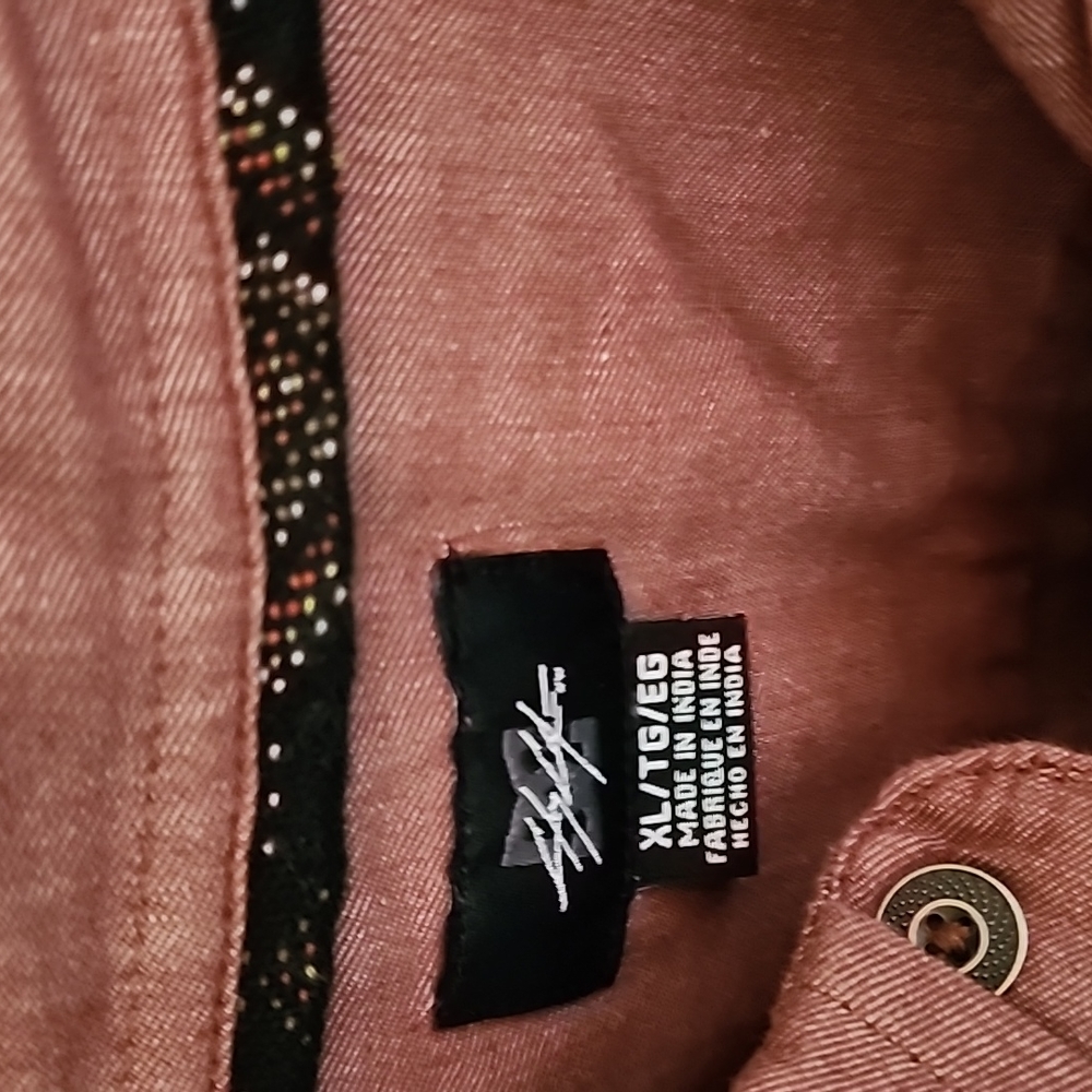 Red DC button up - Picture 2 of 2